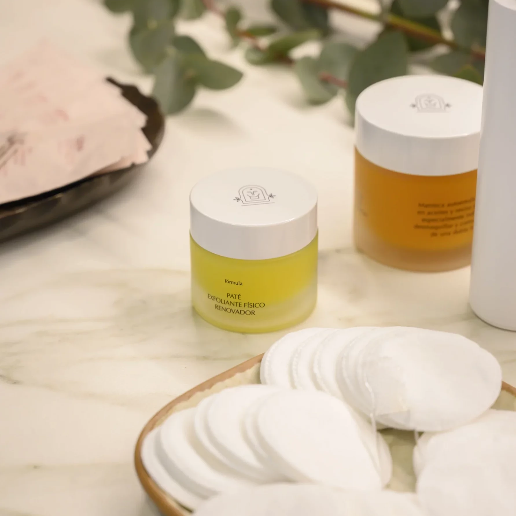 La Importancia De La Doble Exfoliación En Tu Rutina De Skincare